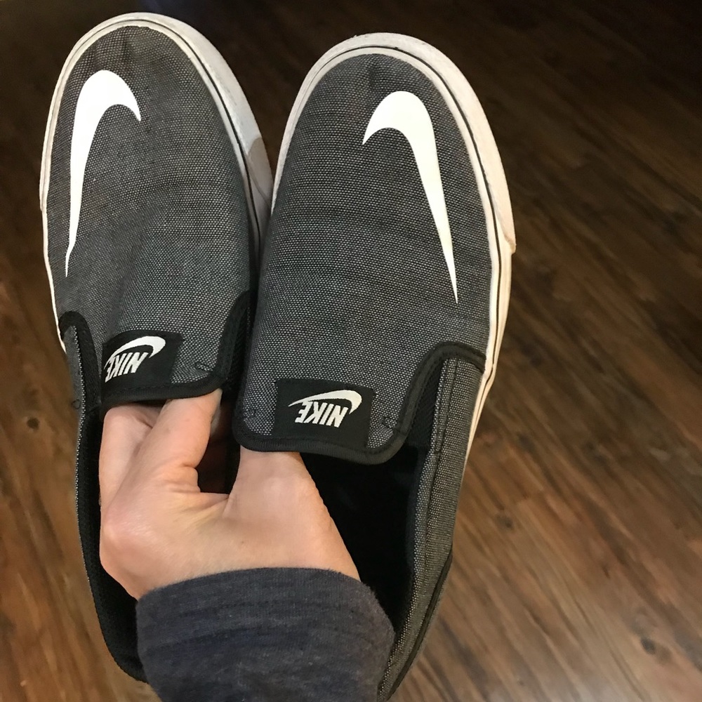 Boys slides Nike 7 youth